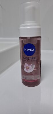 NIVEA NIVEA Yatıştırıcı Yüz Temizleme Köpüğü